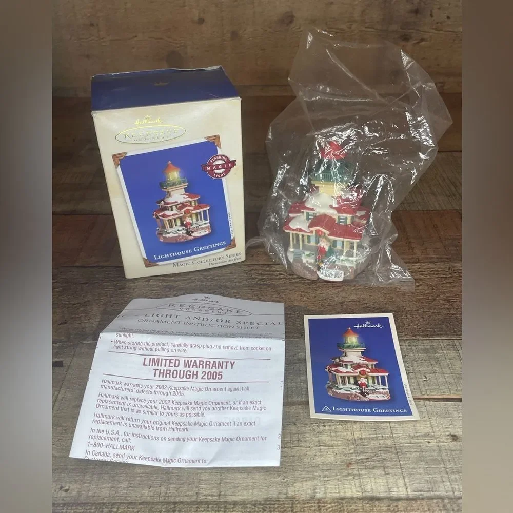 Vintage Hallmark Keepsake Lighthouse Greetings Christmas Ornament Flashing Light
